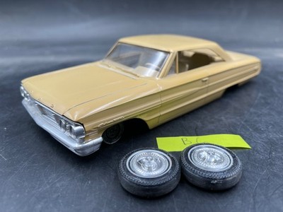 B6 AMT 1964 Ford Galaxie Hardtop built Car 1/25 vintage ANNUAL model McM