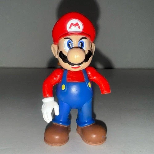 RARE 1999 Toybiz Mario Kart 64 Super Mario Action Figure (missing right hand)