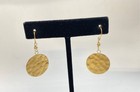 14K Yellow Gold Hammered Disc Dangle Earrings 1.5" Drop 2.17g — photo 2