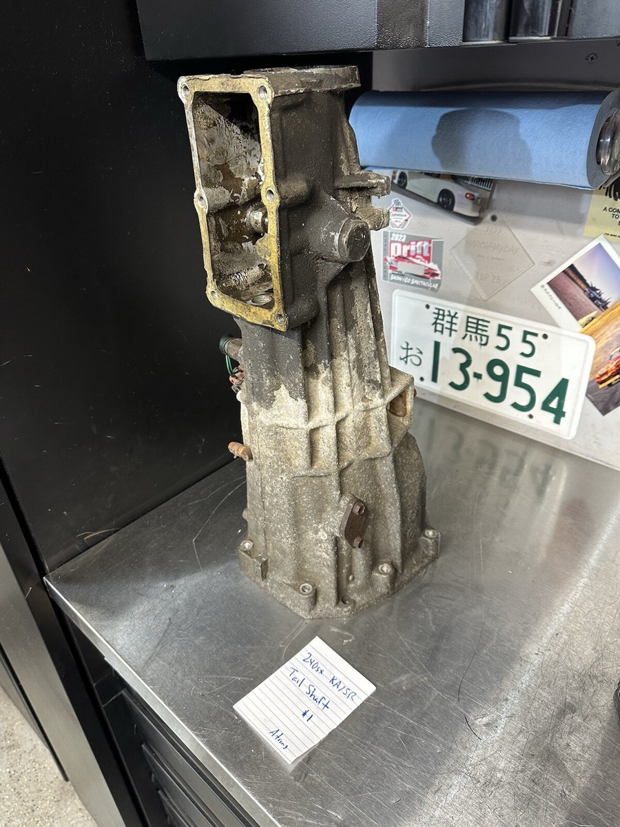 S-0122専用6720 1989-98 Nissan 240SX Manual Transmission Tail Shaft Housing