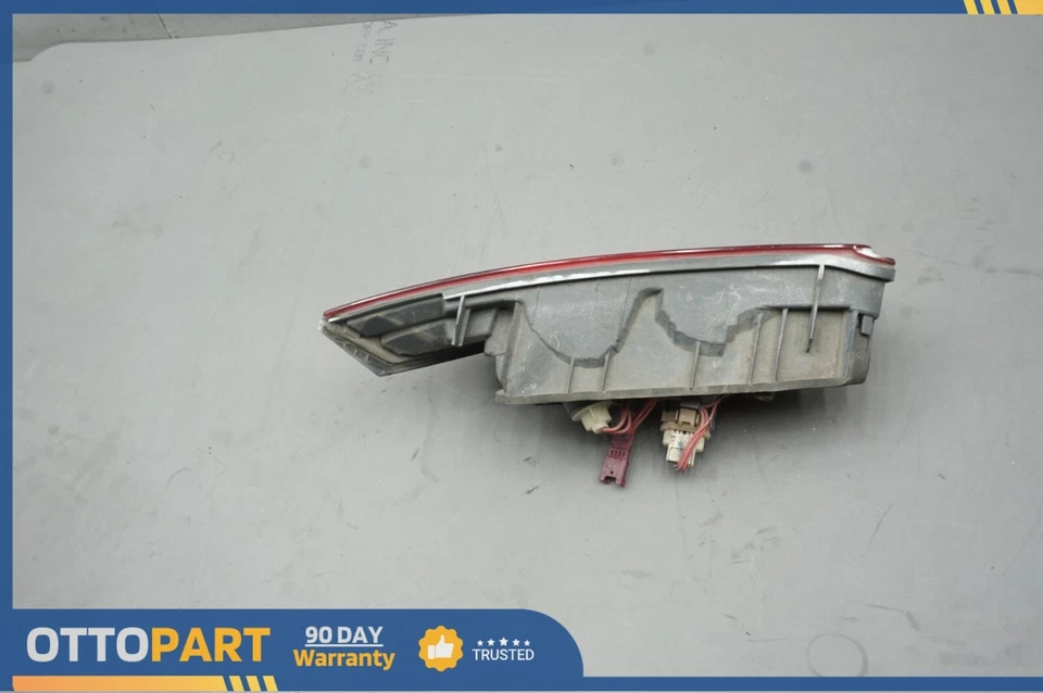 2013-2019 BMW 650i GRAN COUPE Rear Right Side Inner TailLight Lamp OEM 7210580 - Image 4 of 4