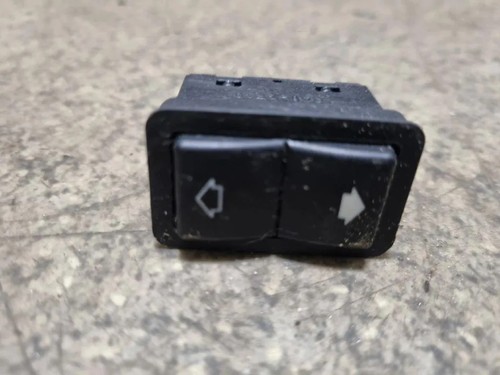 BMW 5 E39 Schalter für Fensterheber hinten links 8368974 2.80 1997 33758720