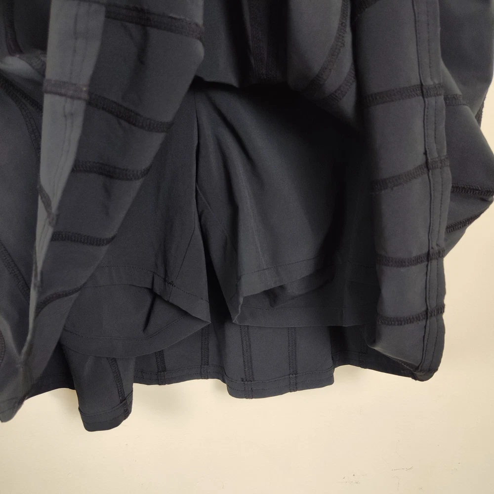 Athleta Womens Athletic Tennis Skirt Size 6 with Built-In Shorts and Zip Pocket