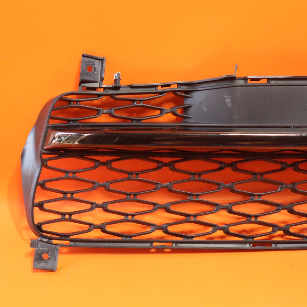 Rolls-Royce Cullinan 2019-2024 Right Bumper grille P/N 51117448916