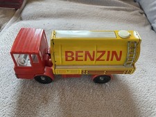 Brandenburg cysterna „BENZYNA” MS-25 model samochodu blacha/tworzywo sztuczne żółty/czerwony