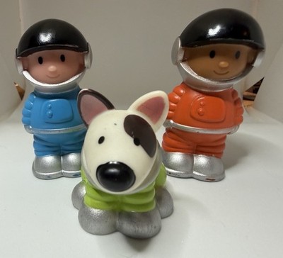 Early Learning Center ELC Happyland Space figures 3 - 2 Astronauts + Rocket Dog