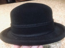 Vintage Liz Claiborne Black Wool Cloche Rounded Hat w/Small Bow