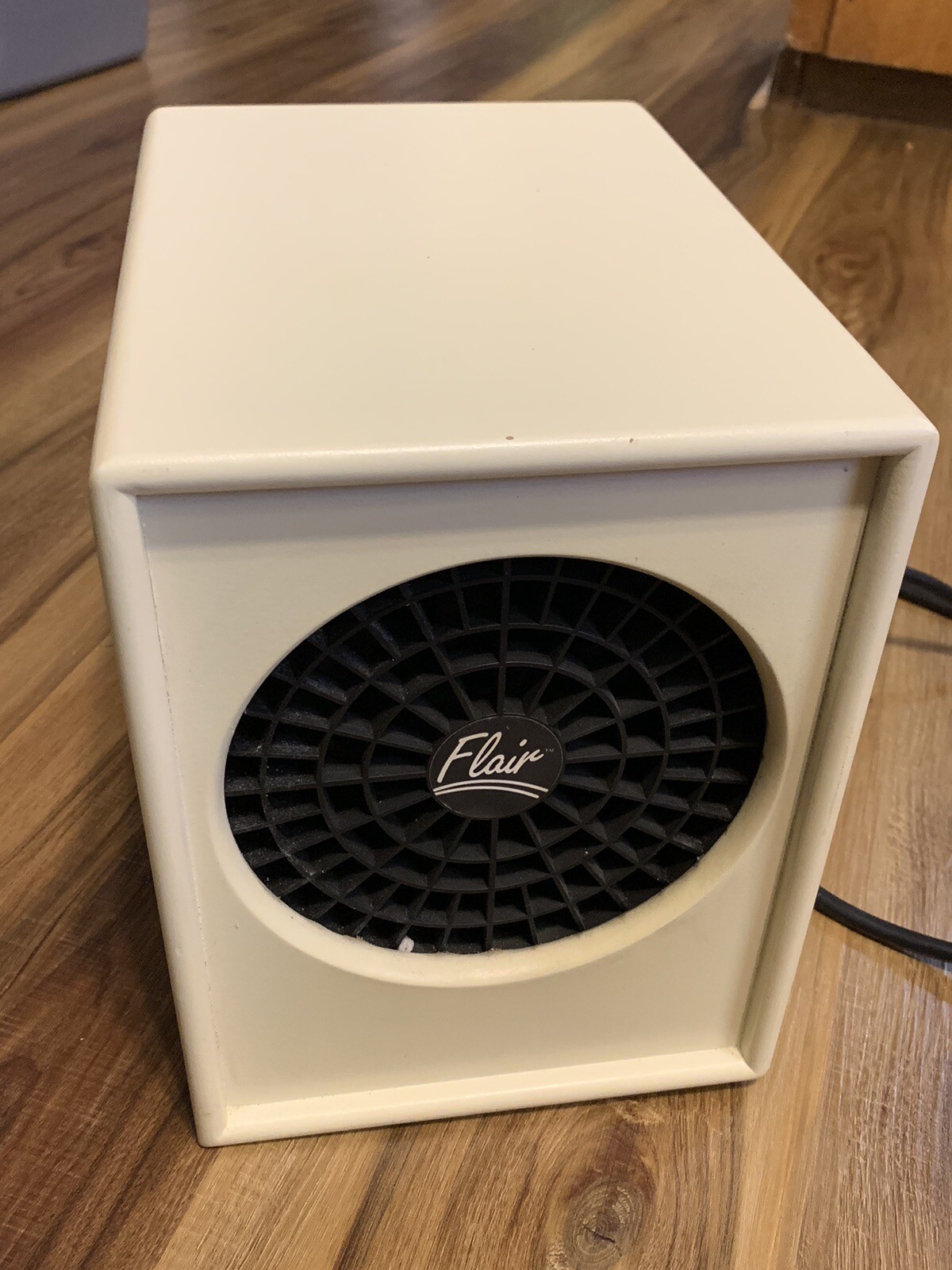 Ecoquest Flair 120V Air Purifier Ionizer Sanitizer Working Ozone Plates