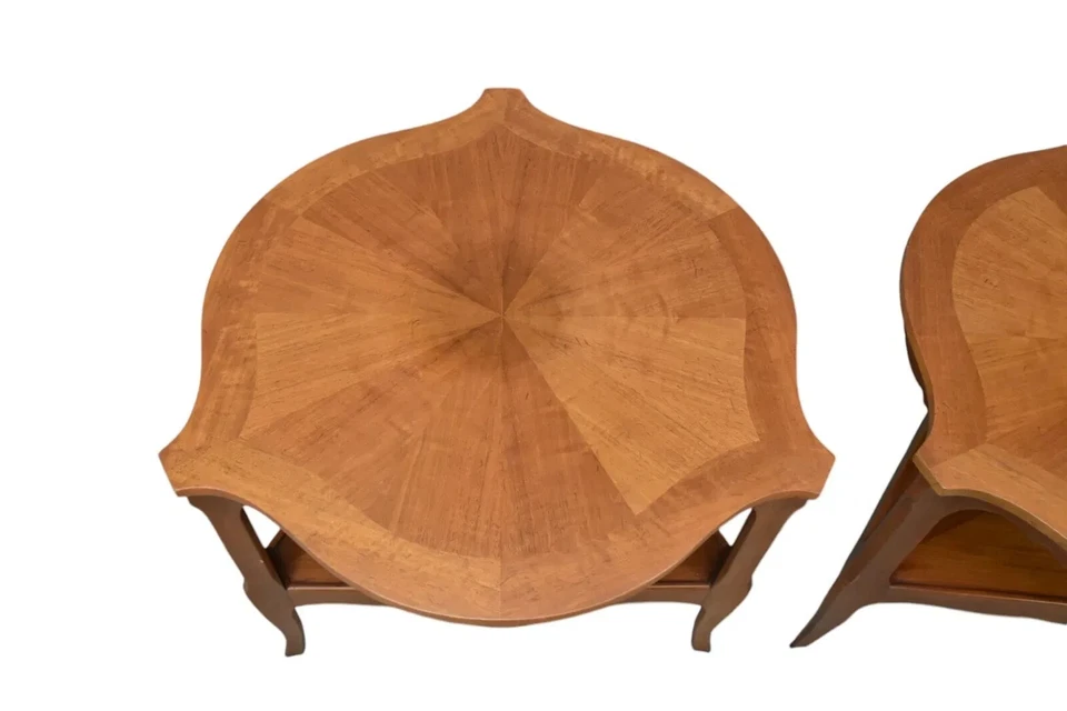 Par de mesas auxiliares laterales de dos niveles estilo Luis XV provincial francés panadero Foto 4 de 4