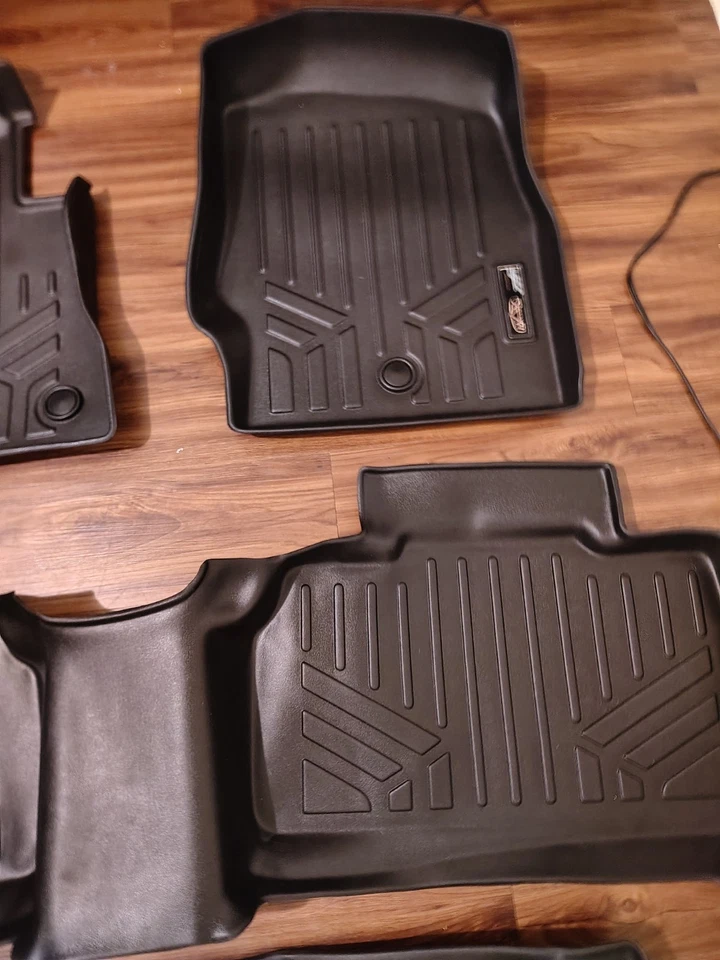 Juego de alfombrillas SMARTLINER 3 filas - revestimiento de carga detrás de la tercera fila compatible con... Foto 4 de 4