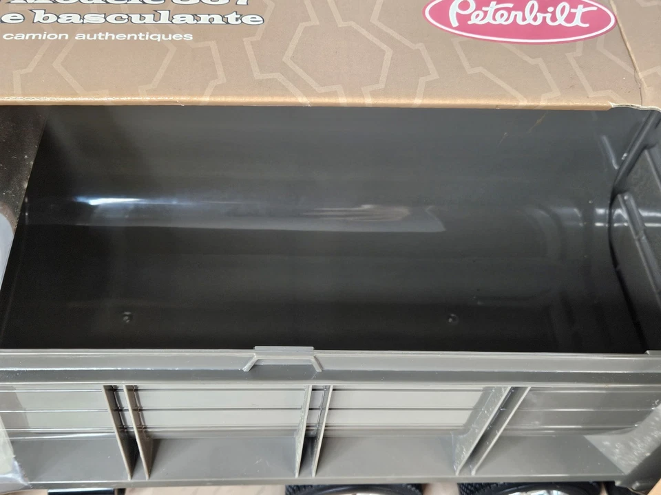 Ertl Big Farm Peterbilt Model 367 w/ Dump Box Plastic Truck 46209 Toy NEW - Image 4 of 4