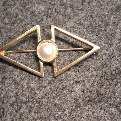 Vintage Gold Tone Double Triangle Geometric Brooch Pin with Faux Pearl