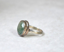 Vintage .925 Vintage Sterling Silver Ring Size With Green stone Size 5.5