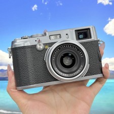 Fujifilm X100 12.3MP APS-C CMOS EXR 4x Optical Zoom Digital Camera - 90 New