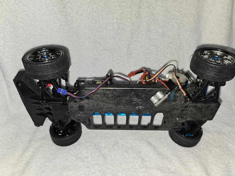 Yokomo mr4tc 1/10 con chasis de grafito, servo y esc/motor sin escobillas  Foto 2 de 4