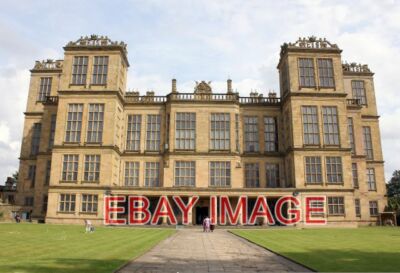 FOTO HARDWICK HALL DIE WESTFASSADE UND HAUPTEINGANG DER HARDWICK HALL.