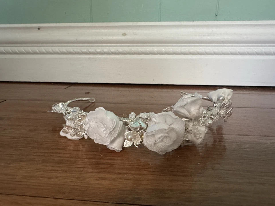 Цветок девочка белый цветочный карнавальный свадебный обруч для волос высокого качества - металл + ткань - Изображение 3 из 4