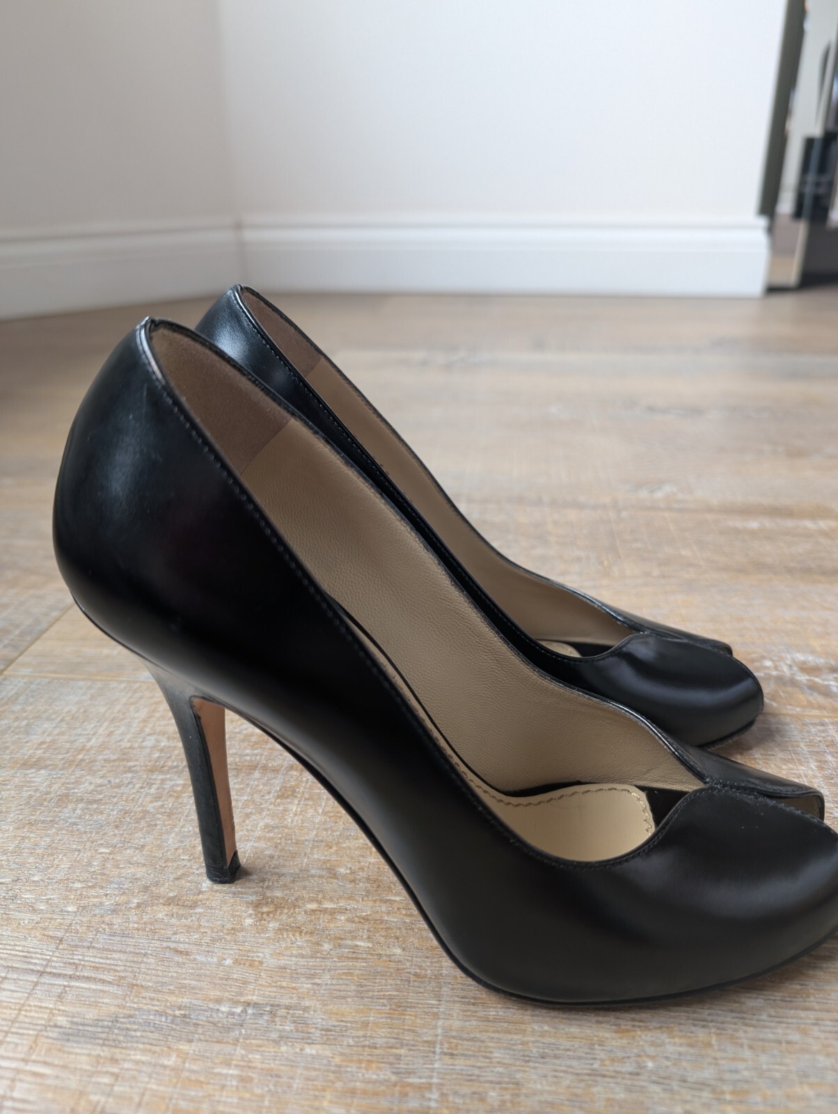 Scarpe Yves Saint Laurent nere con tacco alto e plateau taglia 37