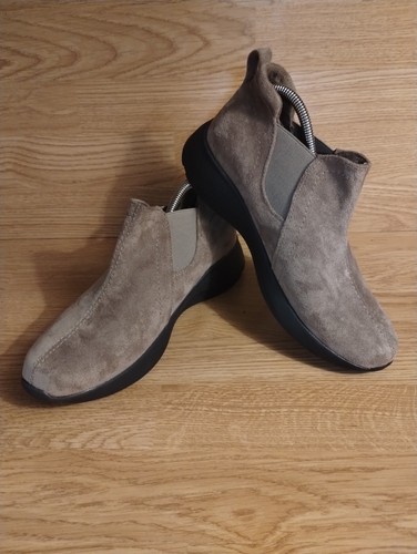 Earth Origins Dayana Women's Size 9.5M Taupe Suede Casual Boots Slip On Shoes - Picture 8 of 11
