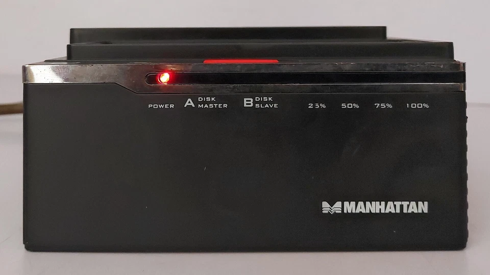 MANHATTAN USB2.0/E-SATA to Dual SATA HDD Docking Station Model No. 130219 - Image 3 of 4