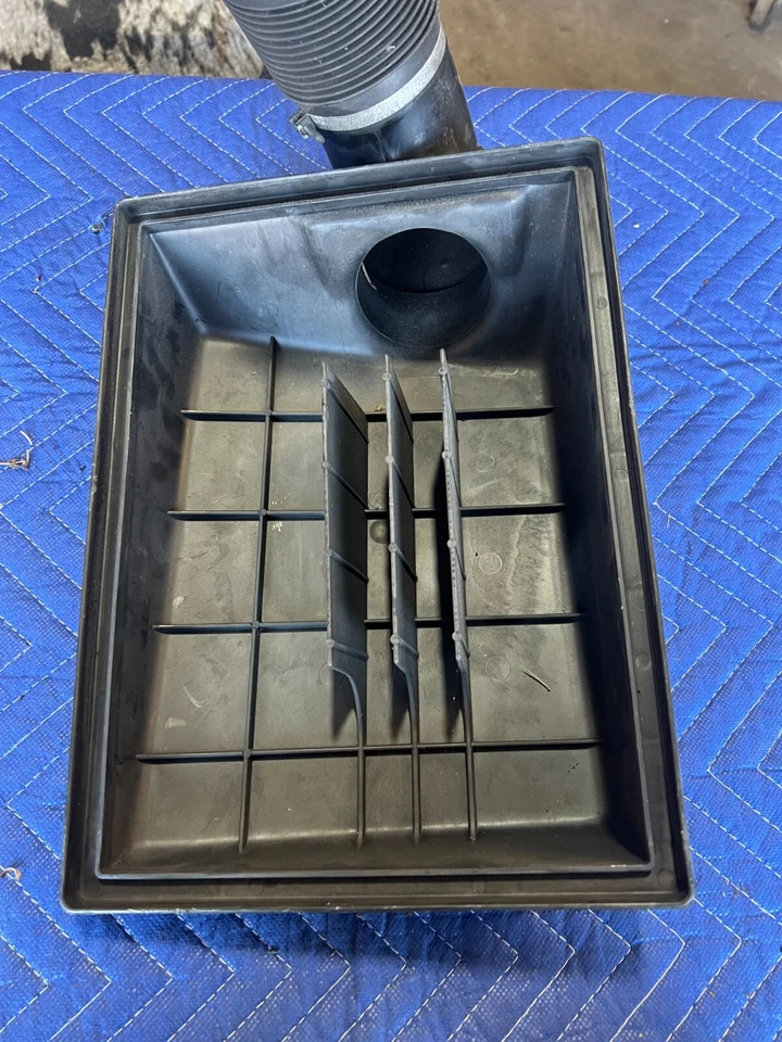 Volvo 740 760 1984-1989 filtro de caja de aire limpiador carcasa de admisión 1328066 OEM #1689EM Foto 2 de 4