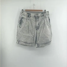 Vintage Street Wise acid wash high rise pleated cuffed denim jean shorts sz 34