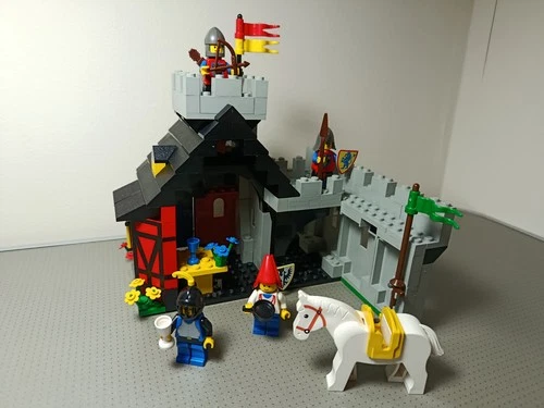 LEGO Castle Lion Knights 6067 Guarded Inn. Nice condition.