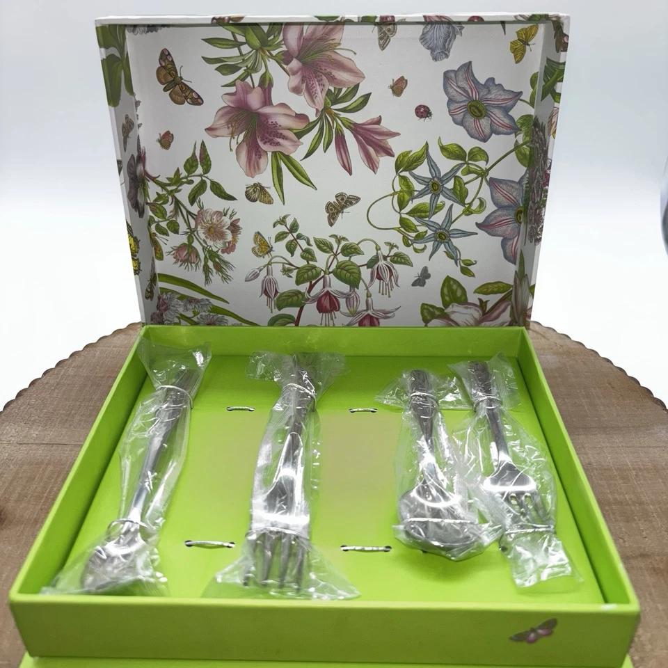 NUEVO Juego de 4 cubiertos para niños Oneida Community de acero inoxidable Peter Rabbit Bunny Foto 2 de 4