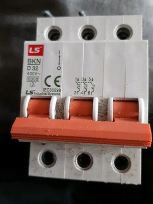 LS BKN D32 DREIPOLIGER SCHUTZSCHALTER GEBRAUCHT, KOSTENLOSER UK-VERSAND