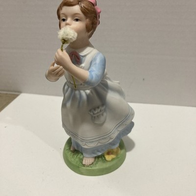 AVON Figurine 1982 Wishful Thoughts Girl Blowing Dandelion Porcelain Vintage