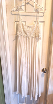 Flora maxi white formal gown spaghetti strap accordion skirt femme chic sz L