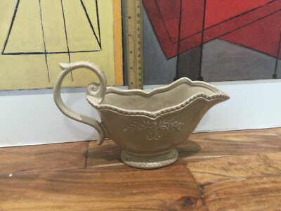 TABLETOPS UNLIMITED GALLERY LE PROVENCE GRAVY BOAT Tan NEW