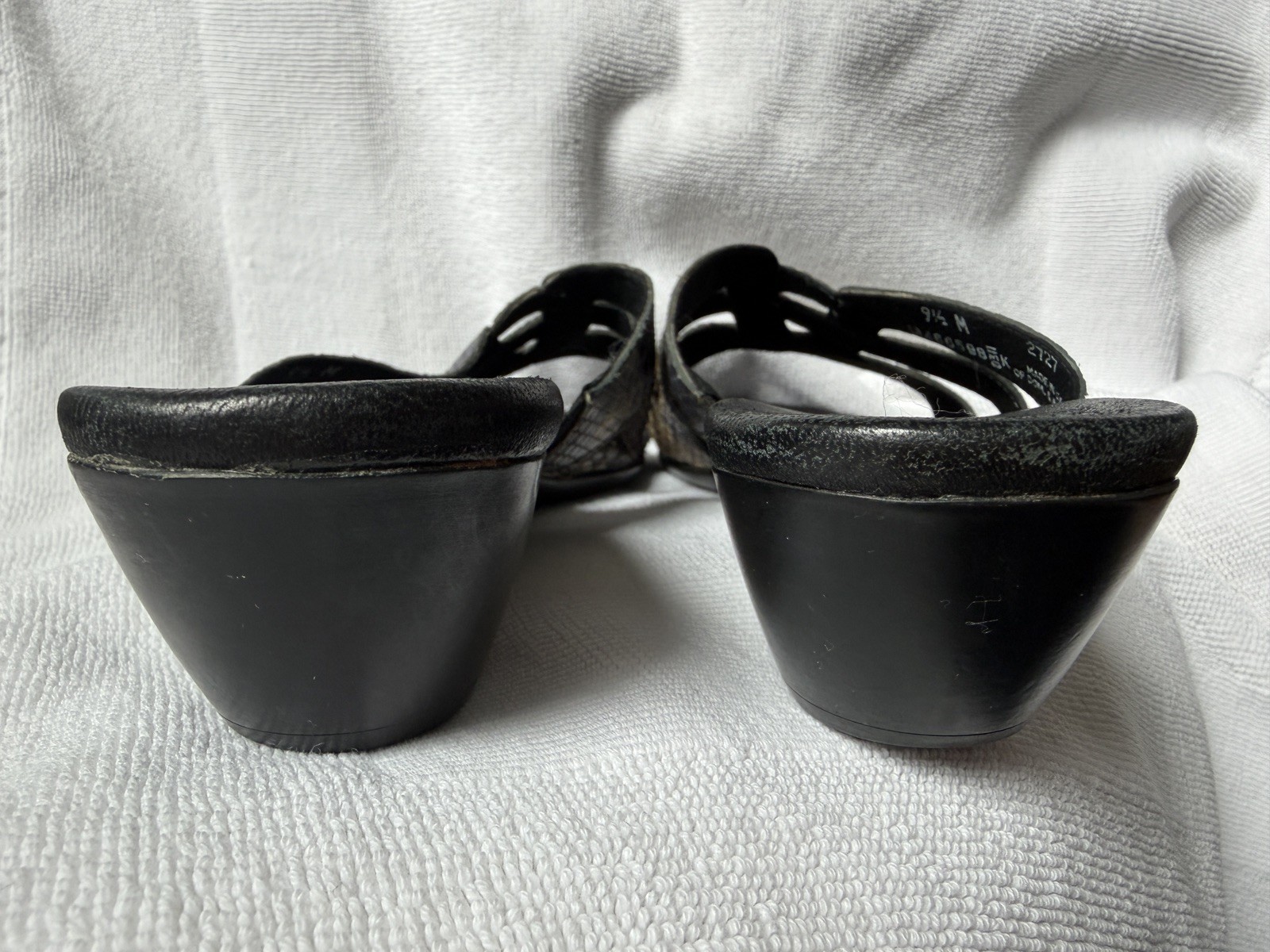 Munro Python/Snake Print Summer Sandal Women’s Si… - image 4