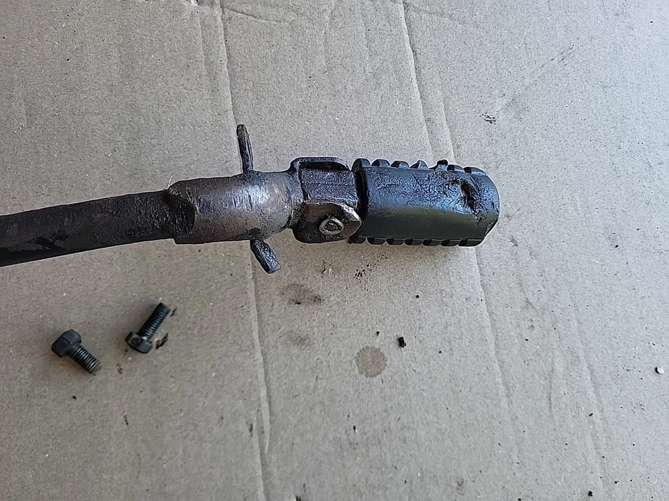 Yamaha DT1 250 1971 reposapiés delantero clavijas soporte para DT 1968-1975 Foto 3 de 4