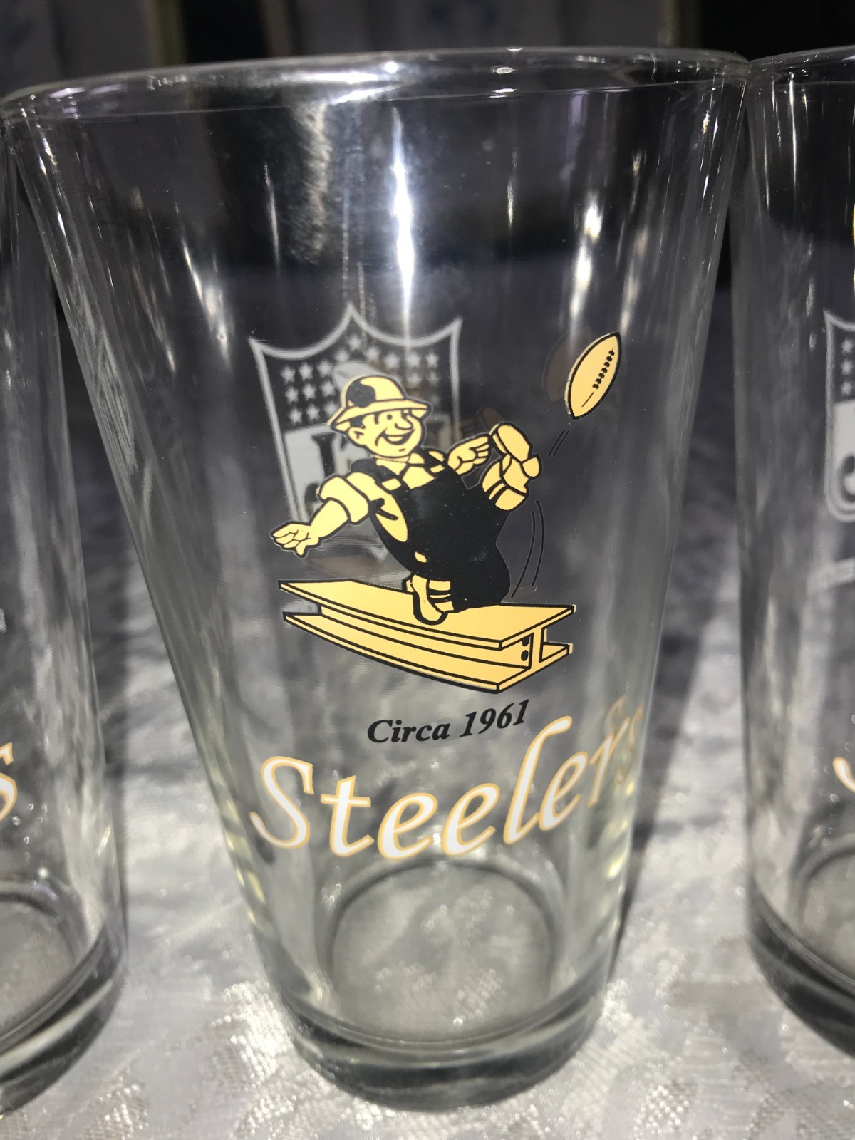 3 Rare PITTSBURGH STEELERS Retro CIRCA 1961 Logo-Man STEELY 16oz PINT GLASS 5¾" view 4