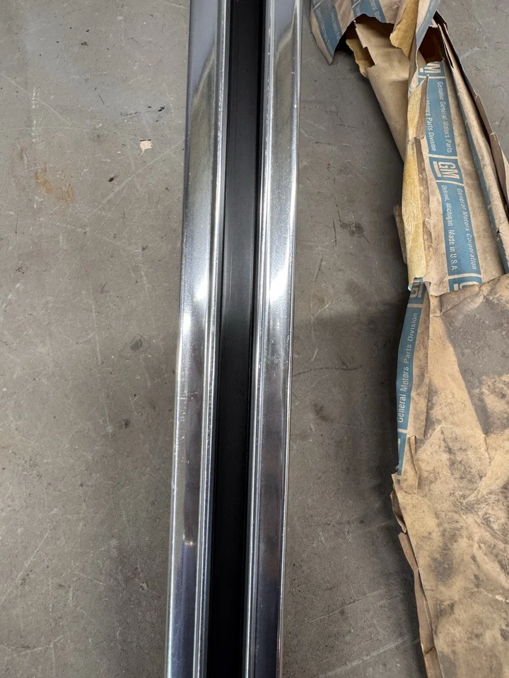 Nuevo de Lote Antiguo 1975-1980 Chevy GMC Gvan Sport Van Moldura Cuarto Trasero Izquierdo Panel 1/4 Foto 4 de 4