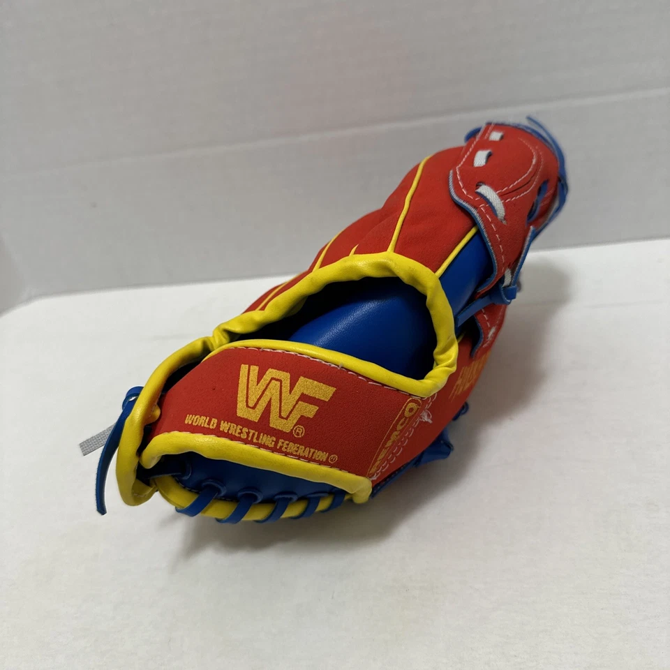 Vintage 1991 Hulk Hogan Hulkamania WWF Wrestling Youth Size Remco Baseball Glove - Image 2 of 4