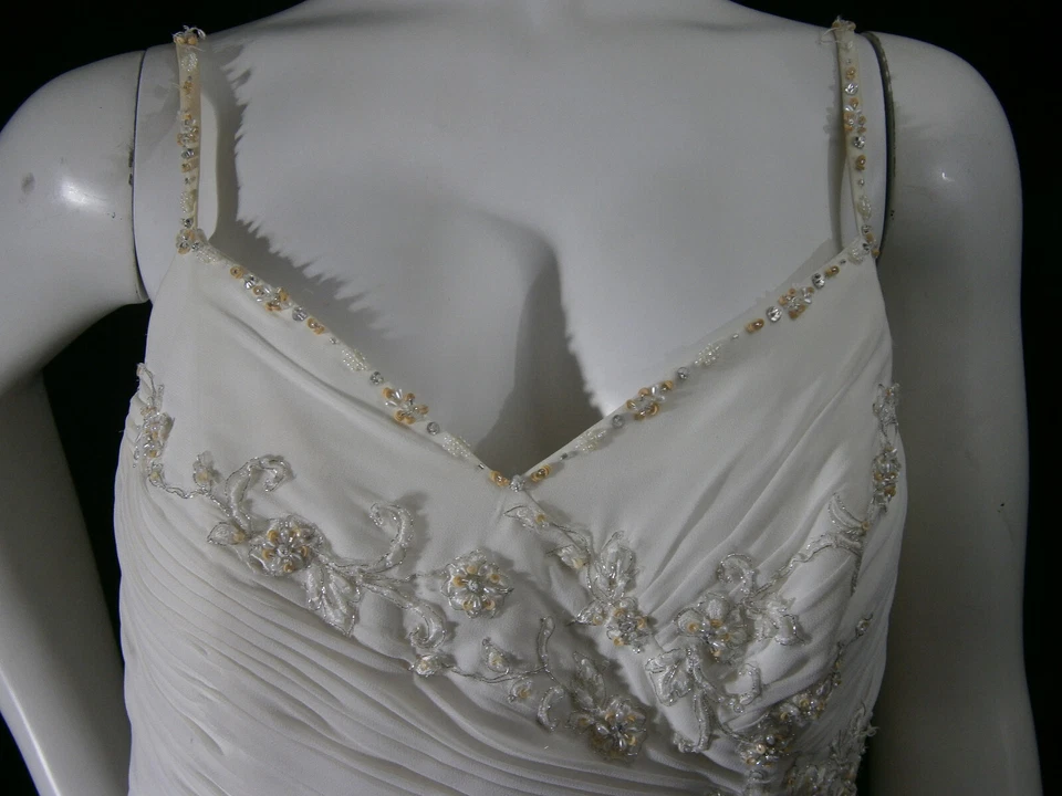 Vestido de novia Venus 12 correas bordadas con cuentas de gasa dorada marfil y lentejuelas doradas Foto 4 de 4
