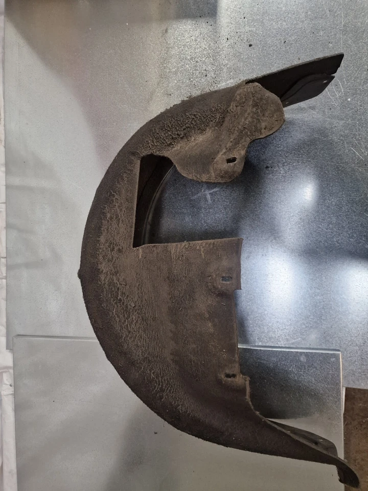 GENUINE VOLVO V70 MK3 2007-2016 REAR LEFT/right SIDE WHEEL ARCH SPLASH GUARD — 第 4/4 张图片