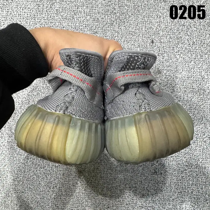Adidas Yeezy Boost 350 V2 Steel Gray, Pre-Owned thumbnail 2