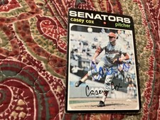 CASEY COX SIGNED 1971 TOPPS VG. CARD #82: SENATORS PITCHER/ FREE POSTAGE!!!