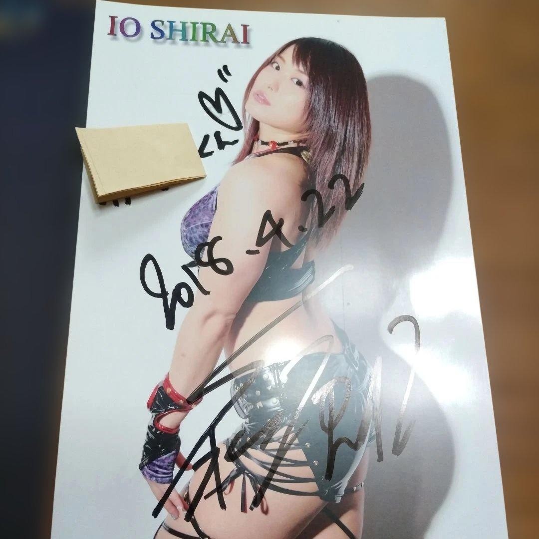 Shirai Io WWE Stardom Signed Portrait Autographed Photo with Name Card