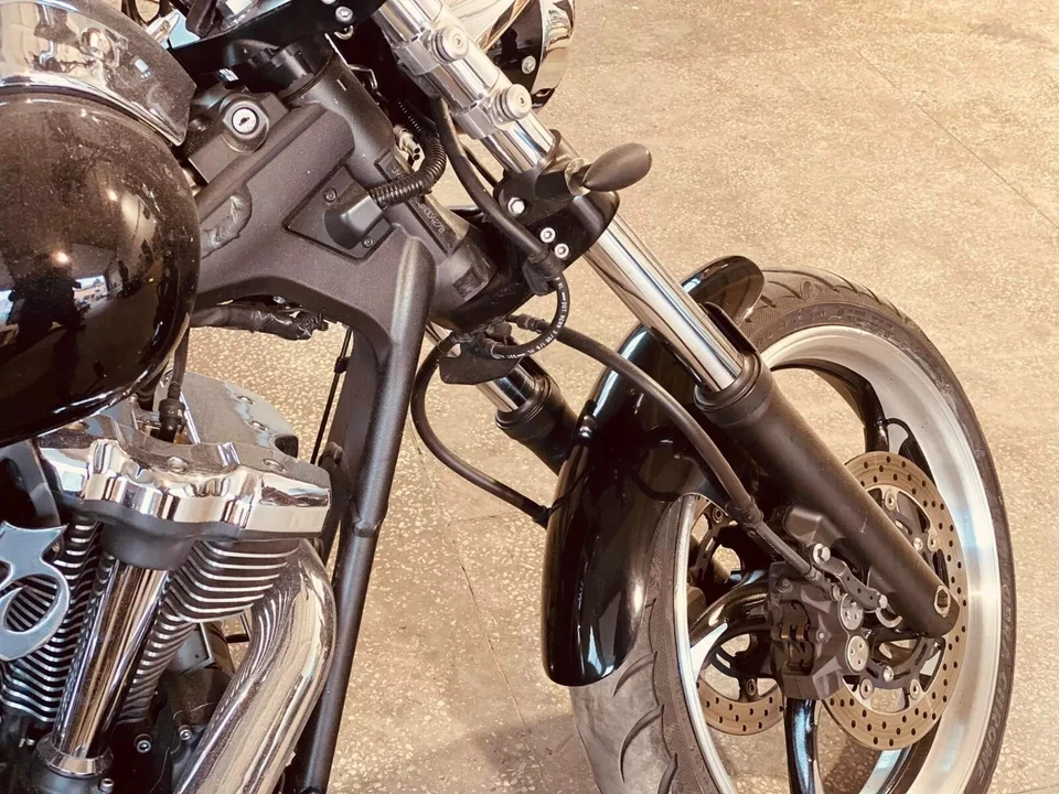 Guardabarros delantero bobber Yamaha Raider xv 1900, 120/70R21 Foto 4 de 4