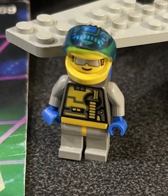 LEGO 1789 Space Unitron: Star Hawk II Complete    1995 - USED