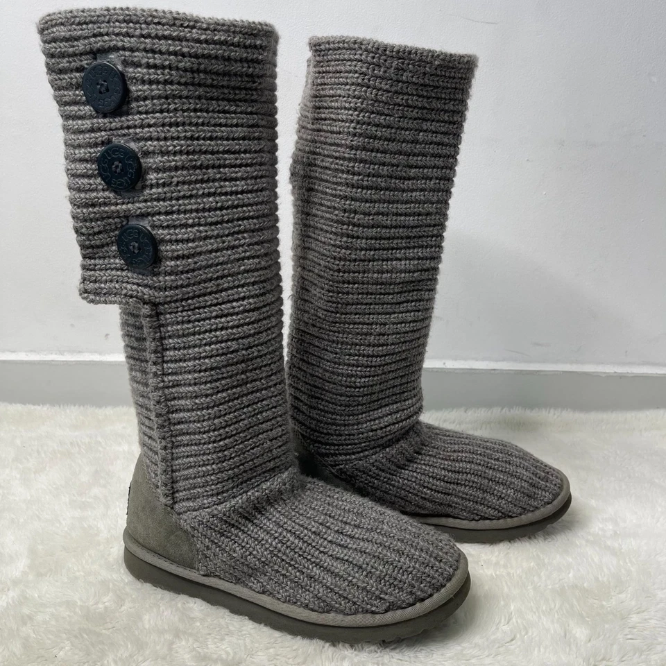 UGG #5819 Mujer Gris Clásico Cardy Botón Tejido Bota Zapatos Talla 9 EE. UU. Foto 3 de 4