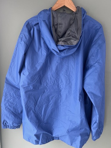 University of Pittsburgh Waterproof, Lightweight Nylon Jacket Size large - Picture 7 of 7