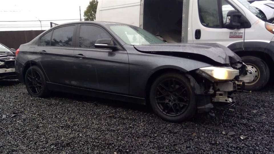 (LOCAL PICKUP ONLY) Trunk/Hatch/Tailgate Without Rear Camera Fits 12-17 BMW 320i Foto 2 de 4