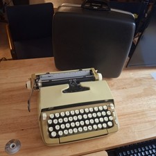 1973 Vintage SMITH-CORONA Sterling w/case & free shipping - Nice!  See vid/pics thumbnail