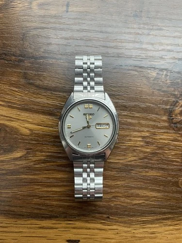 Vintage SEIKO 5 watch Automatic Jewels Japan 6309-8840 Day / Date Indicator