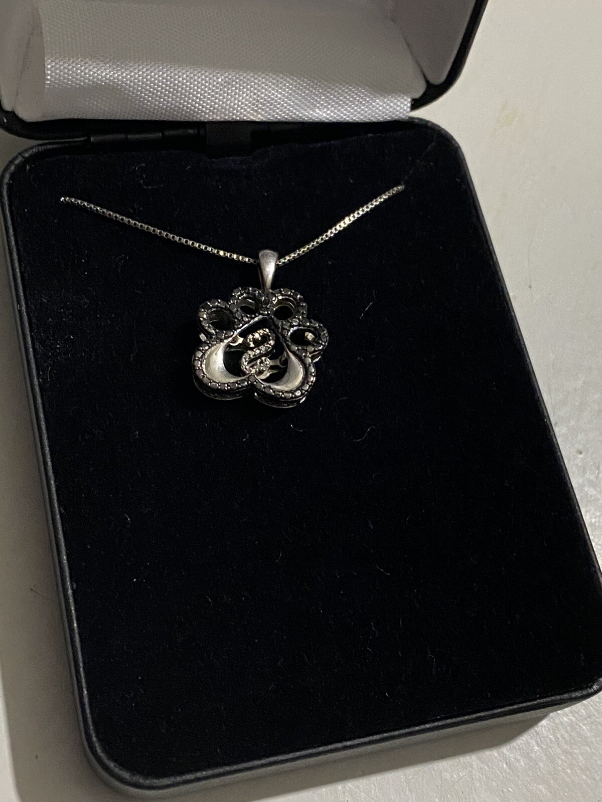 Picture 1 of 5